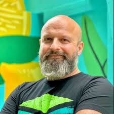 Queens University's 2024 Alumni Reunion is just over three weeks away! Each  winter, the Alumni Association Board selects award recipients from a  collection of nominations by fellow alumni. This…