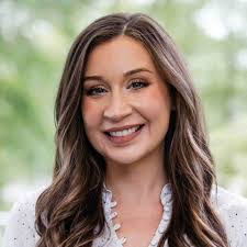 Taylor Putnam's Instagram, Twitter & Facebook