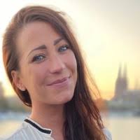 100+ perfiles de «Bernhardt»