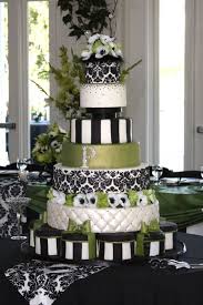 Black And Green Wedding Cake Black Green And White Wedding Cake Black And White Wedding Cake Damask Wedding Cake Amazing Wedding Cakes