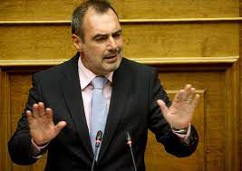 Το βιογραφικό του γεννήθηκε και μεγάλωσε στην πάτρα. Andreas Katsaniwths Far West