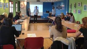 Tiene un estupendo salon con chimenea, buena cocina, 3 dormitorios amplios, bano. Treinta Profesionales Asisten Al Encuentro De Servicios De Informacion Juvenil De Segovia El Norte De Castilla