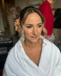 Before & after for yesterdays stunning bride ✨KATIE✨ (great name 😉) . . .  #makeup #hmua #beauty #melbournemakeupartist #igmakeup #undiscovered_muas  #makeupartist #wakeupandmakeup #amazingmakeupart #hair  #melbournehairstylist #melbournehairdresser ...