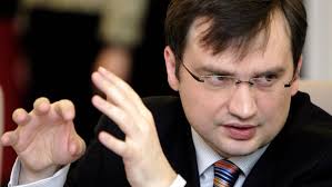 Ziobro przedstawił cały szereg ustaw, które resort sprawiedliwości wprowadzał w celu naprawienia wymiaru sprawiedliwości. Minister Ziobro Sprawca Kolejnych Zamieszan Ktore Stawiaja Rzadzacych W Defensywie Opinie Forsal Pl