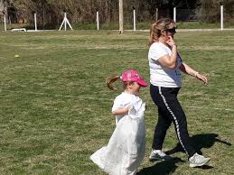 Esta pagina es diseñada para que los niños aprendan y se diviertan. Encuentro De Juegos Sociomotores Para Los Alumnos De Nivel Inicial Hoy En El Polideportivo El Navarrero