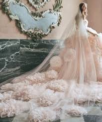 Monique Lhuillier Blush Wedding Gown Calling All Blushing Brides If You Re Looking For Your Dre In 2020 Green Wedding Dresses Wedding Dress Trends Blush Wedding Gown