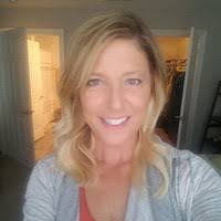 Tracy Shields's Instagram, Twitter & Facebook