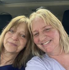 Where to get a hair cut and color in Carter Lake?