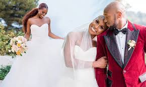 There's only one bride in the pictures, issa. Wdspufas Qh Rm