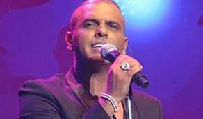 Famed Israeli singer Eyal Golan's father passes away from COVID-19