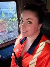 Last night saw me operating 6M48 from Garston to Halewood and then 6O46  from Halewood to Crewe. I then finished off my shift off with 6M73 from  Crewe to WBQ with 66088.