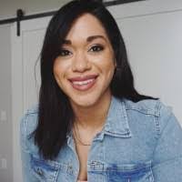 Amy Shetler's Instagram, Twitter & Facebook