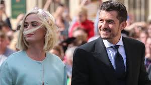 Her fam is made up of her mom, mary christine hudson, her dad, maurice keith hudson, her older sister, angela hudson, and her younger brother, david hudson. Katy Perry S Baby Daddy Orlando Bloom Gives Update On Daisy Dove Movin 92 5