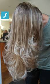 Schiarire una tinta castano scuro o nera con il degradé. Capelli Biondi Firmati Degrade Joelle Cdj Degradejoelle Tagliopuntearia Degrade Igers Shooting Mustha Capelli Biondi Meches Per Capelli Capelli Scalati