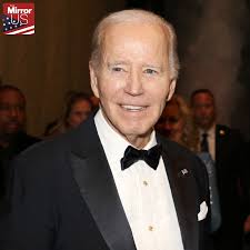 Joe Biden is looking better than ever 🙌 Recent pictures show the former  president looking healthy and happy, drawing massive comparisons between  the 82-year-old and his political rival, 79-year-old Donald Trump. While
