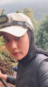 nggak pernah trekking samsek, gapernah naik gunung samsek. Sekalinya  nyobain malah Tektok Gn Salak 2 via Ajisaka 😀☝🏼 Salak sihhh...salak  #salak2viaajisaka #mountain #adindathomas