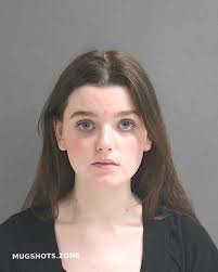 Emilee Grant's Instagram, Twitter & Facebook