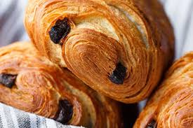 Et Vous Etes Vous Team Chocolatine Ou Team Pain Au Chocolat Petite Republique Com