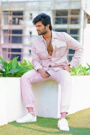 Vijay Deverakonda Hd Wallpapers 4k Images Hd Wallpapers Iphone Wallpapers Vijay Devarakonda Vijay Actor Indian Celebrities