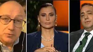 Cnn türk amerika birleşik devletlerinde kurulmuştur ve bu kanalın abd' de kuruluşu 1980'li yıllara rastlar. Cnn Turk Te Canli Yayinda Kavga Sen Aptal Sapsal Bir Adamsin Son Dakika Haberleri
