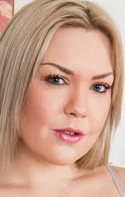 Daisy Woods's Instagram, Twitter & Facebook