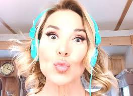 Barbara d'urso si è riposata durante le vacanze estive, ma non ha mai smesso di condividere con i followers su instagram scatti super sexy. Barbara D Urso Versione Ragazzina Su Instagram