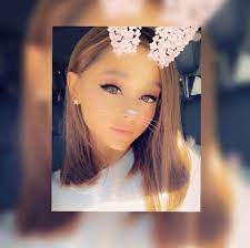 La rivelazione è arrivata con una foto di ariana grande a 5 anni ripescata da un vecchio articolo di giornale e condivisa su twitter e instagram . Pin Di Wiktoria Su Ariana Grande Edits Acconciature