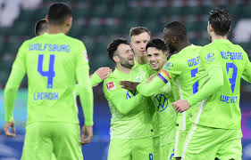 その傍ら、サッカーのスター選手だったデービッド・ベッカムに1年4か月間継続取材し、日本での人気爆発にも一役買った 。 2004年に帰国後ロンドン支局を開設していた 日本テレビ へ 出向 となり、 政治部 記者として取材活動を行う傍ら、『 ズームイン. Wccfã¨ã¯ ã‚²ãƒ¼ãƒ ã®äººæ°— æœ€æ–°è¨˜äº‹ã‚'é›†ã‚ã¾ã—ãŸ ã¯ã¦ãª