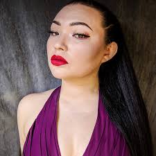 Lisa Marie Hogan, mezzo-soprano