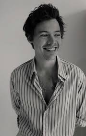 Aesthetic Lockscreen Aesthetic Harry Styles Black And White Pin On Pink Blue Aesthetic