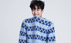 Dia memulai debutnya pada awal 2017 di drama kbs good manager. Kim Seon Ho Enjoys New Experiences From 2 Days 1 Night