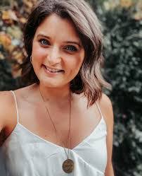 Lisa Meli's Instagram, Twitter & Facebook