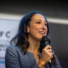 👩‍🎓 Remise des diplômes] Retour sur la 21ème édition ! Ce samedi, nous  diplômions notre 21ème promotion d'ingénieurs ! Un moment avec pleins de  sourire et de fierté pour les familles des