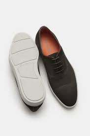 Shoes with closed lacing (oxfords/balmorals) are considered more formal than those with open lacing (bluchers/derbys). Santoni Oxford Shoes Dark Olive Braun Hamburg
