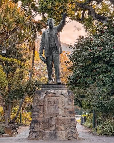 A statue of Cecil John Rhodes #companygardens #capetown