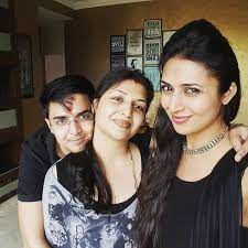 Divyanka tripathi dahiya (née tripathi; Divyanka Tripathi Dahiya Proves Her Siblings Are Her Favourite People With These Photos Take A Look