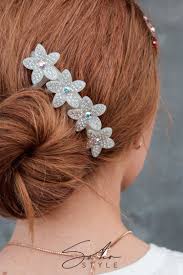 Hiiii friends 💖💖💖in this video i show you step by step how to do a ringlet with a comb and give you some tips on how to get the perfect ringlet. 180 Hair Combs Ideas In 2021 Soho Wedding Wedding Combs Hair