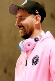 Reporter 🎙️🎙️: "Do you...