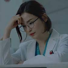 Heoldramaicons Posts Tagged Hospital Playlist In 2021 Medical School Inspiration Girl Doctor Beautiful Eyes Color