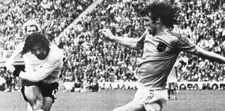Bayern münchens präsident herbert hainer schrieb in einer mitteilung am. Bomber Der Nation Wird 75 Der Gerd Schlaft Seinem Ende Entgegen Sport Nordbayern