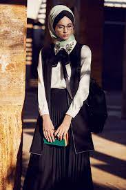 Tugba Venn Giyim Tesettur Giyim Kap Pardesu Ss17 Ilkbahar Yaz Yenisezon Trend Moda Sal Esarp Tunik Kap Etek P Moda Stilleri Giyim Hijab Chic
