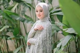 14 model baju pengantin 2018 terbaru desain modern. Inspirasi Gaun Akad Nikah Muslimah Yang Modern