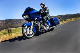 That mako road glide is giving me some serious buyers remorse.i love that color.maybe i'll look for one in a couple of years. 2015 Harley Davidson Road Glide Special Review