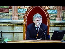 Most már tudjuk, mennyit ér az a szó, hogy ficsúr, ha fideszesre mondják. Kover Laszlo Hogy Hivjak Ezt A Faszt Reflektor