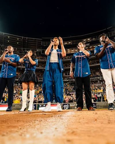 From the Jonas Brothers to Pentatonix, the first-ever Banana Bowl was  absolutely star-studded! 🤩