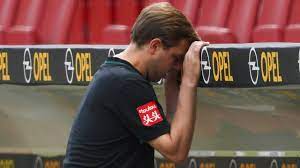 Laut den prognosen und quoten der wettanbieter wartet auf werder bremen eine schwere saison 2020/21. Bundesliga Werder Bremen Blickt In Den Abstiegs Abgrund