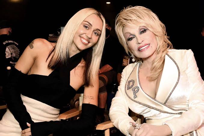 Miley Cyrus Recalls One of Her Last Conversations with 'Aunt Dolly' Parton in Emotional Tribute