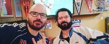 Ambos diputados que aprobaron el proyecto de seguridad que busca fortalecer el orden público, salieron al paso tras recibir críticas por su votación a favor. Foto Amigos Y Rivales Gabriel Boric Y Giorgio Jackson Vivieron Juntos El Empate De La U Y La Catolica