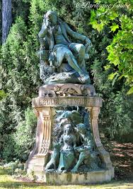 Statue De Bernardin De Saint Pierre Avec Paul Et Virginie Jardin Des Plantes 75005 Paris Avec Images Jardin Des Plantes Paris Plante Jardin Jardins