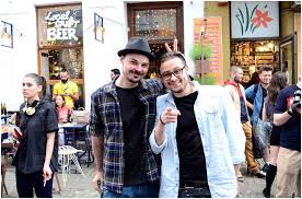 Nu vorbesc de faimă, nu celebritate, hai, mă pe etichetă cât dai, mă? Facebook